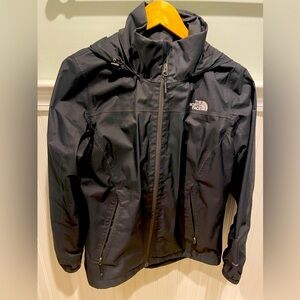 Women’s North Face Rain Jacket Size M